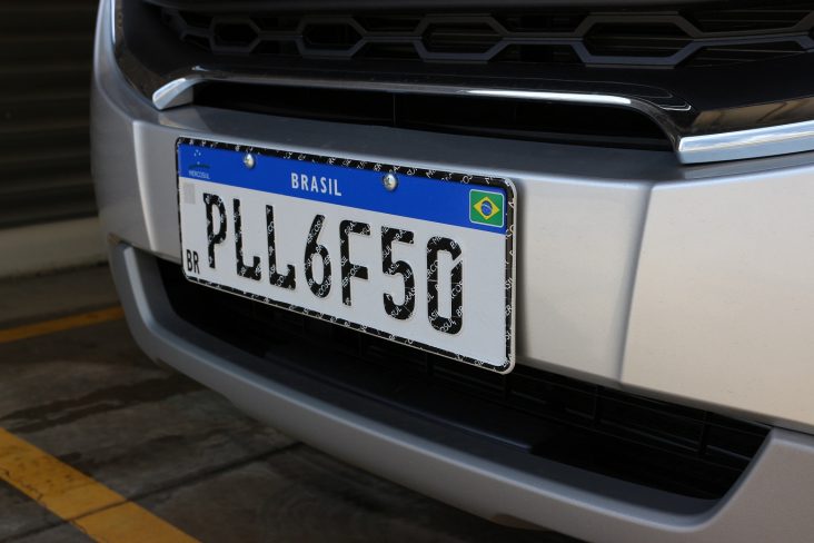 Foto de placa de carro no Brasil 